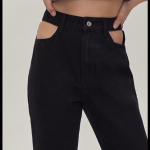 High waisted cutout mom jeans with tag